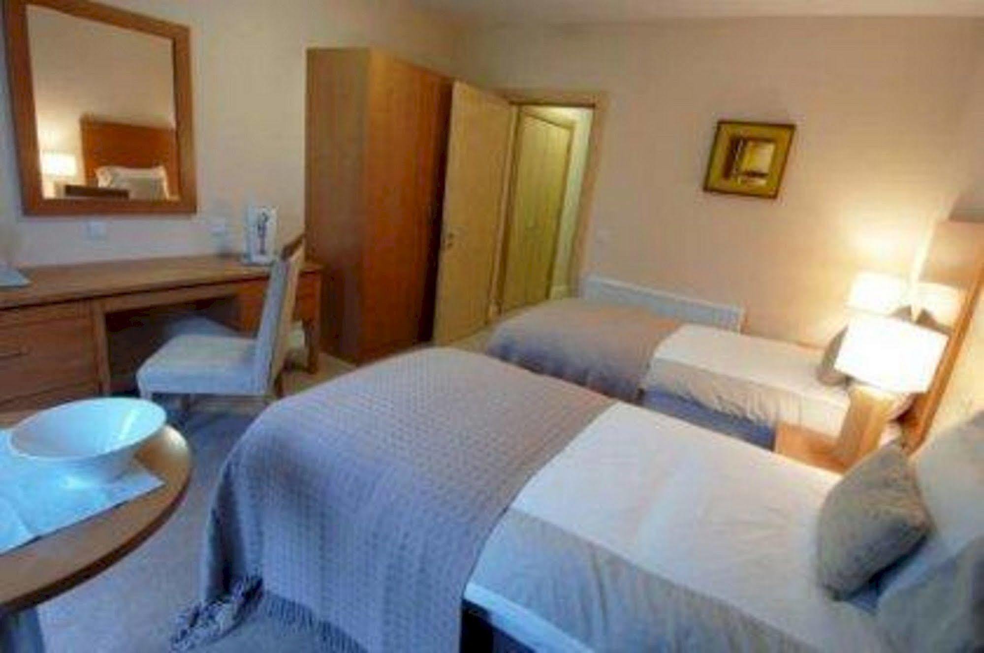 Breaffy Woods Hotel Castlebar Exterior photo
